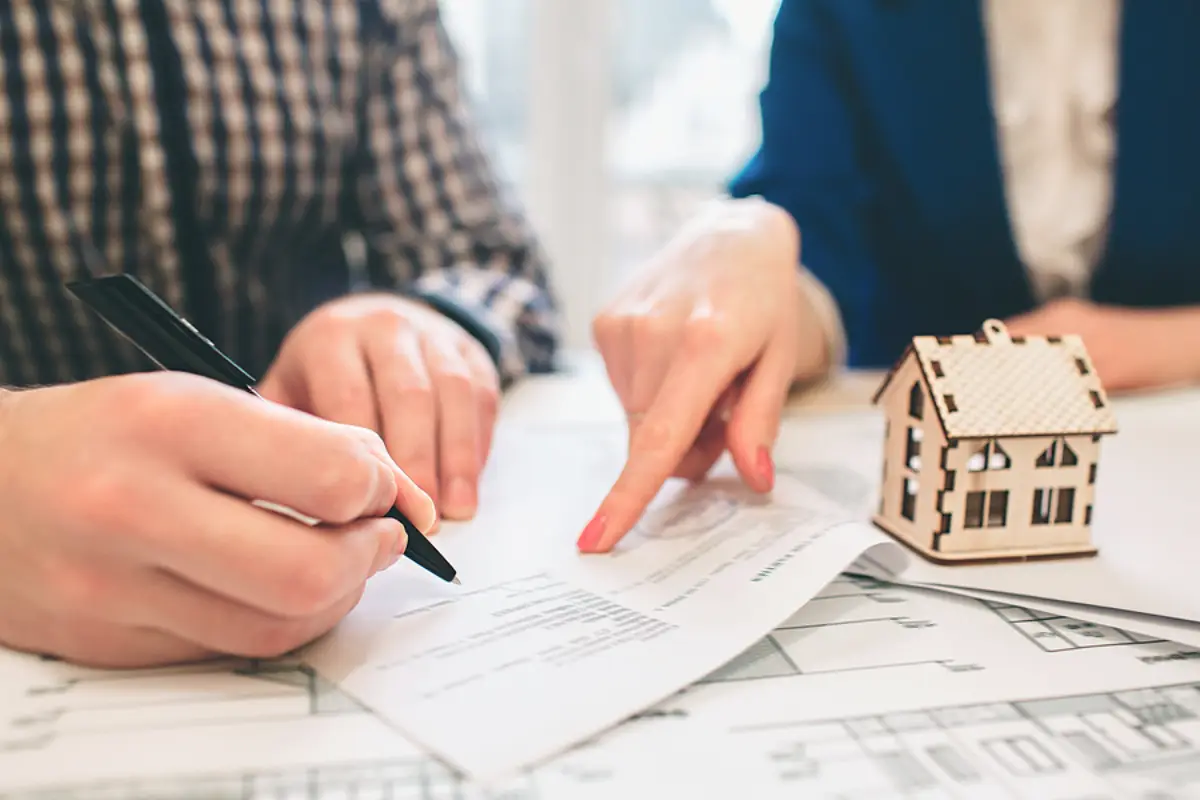 How Trade-Offs in Vendor Contracts Shape HOA Outcomes in Houston, TX